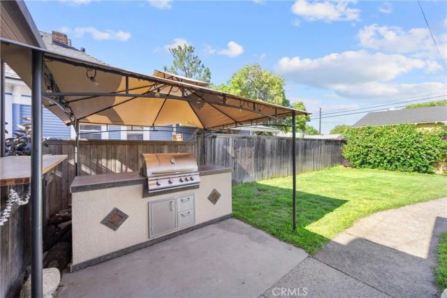 585 N 8th, Upland, CA 91786