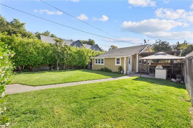 585 N 8th, Upland, CA 91786