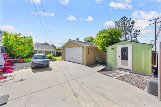 585 N 8th, Upland, CA 91786