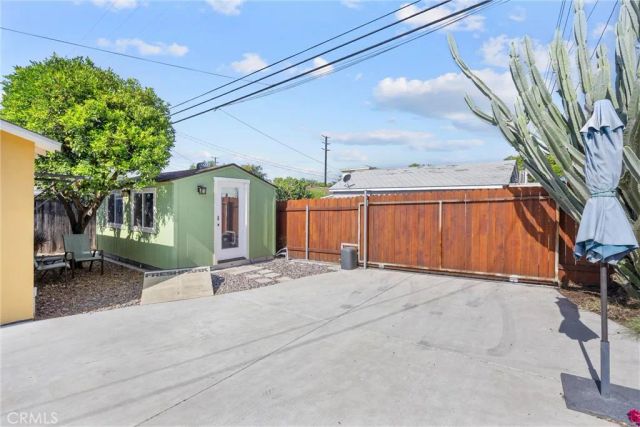 585 N 8th, Upland, CA 91786