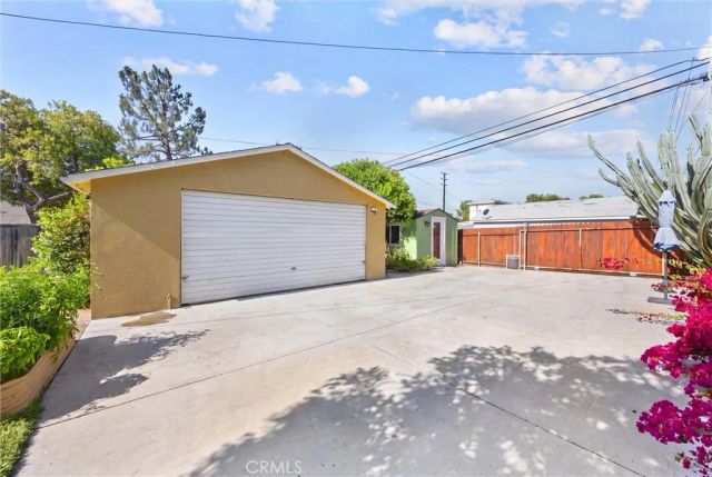 585 N 8th, Upland, CA 91786