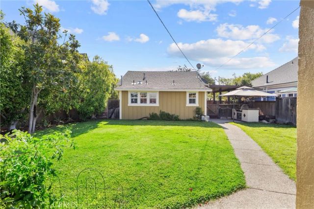 585 N 8th, Upland, CA 91786