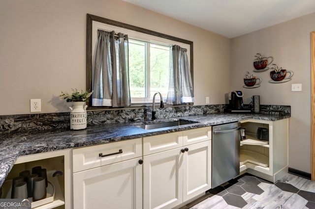 171 Smith Avenue, Garden City, GA 31408