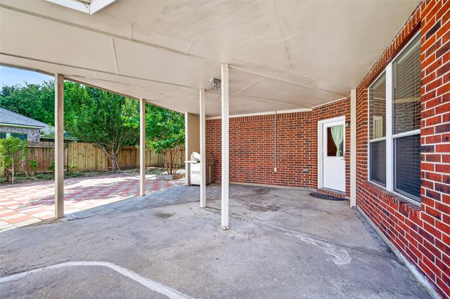 17611 Haywood Oaks Drive, Houston, TX 77095