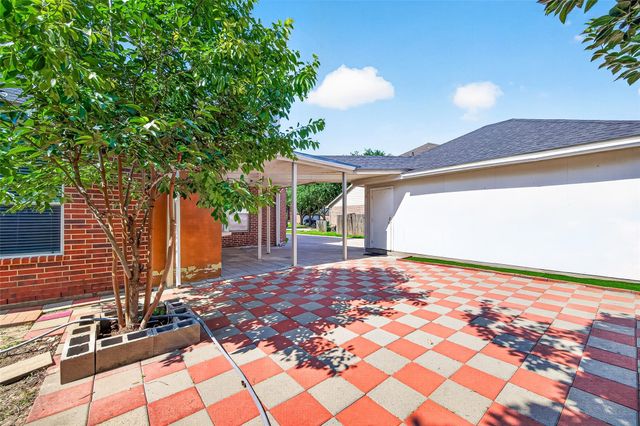 17611 Haywood Oaks Drive, Houston, TX 77095