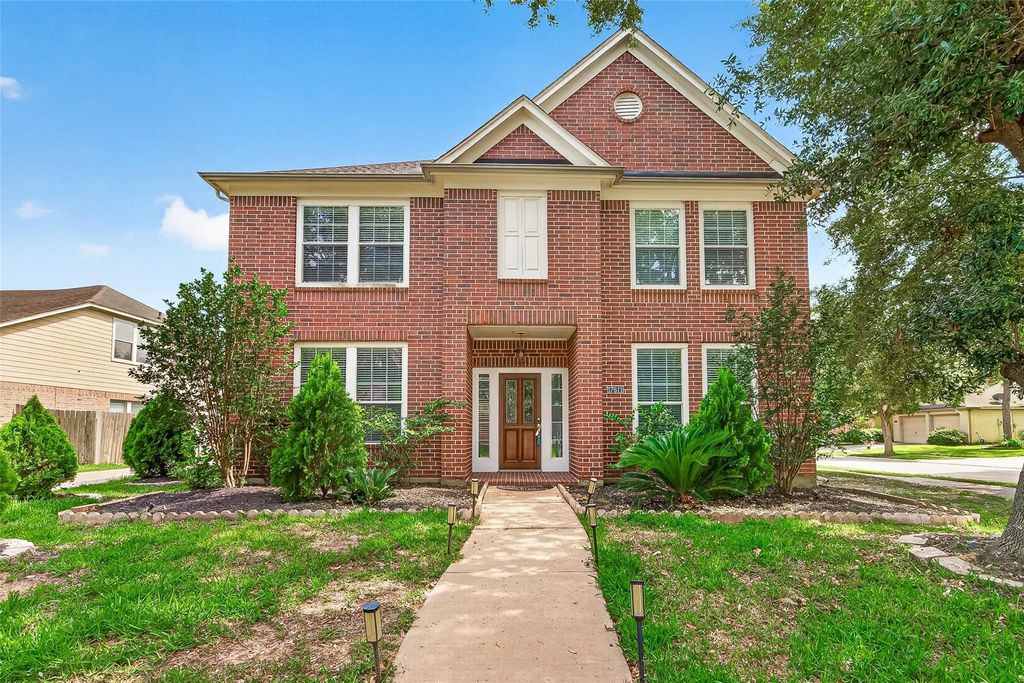 17611 Haywood Oaks Drive, Houston, TX 77095