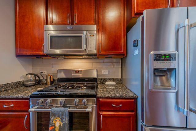 2651 W Greenleaf Avenue 3W, Chicago, IL 60645