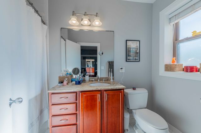 2651 W Greenleaf Avenue 3W, Chicago, IL 60645