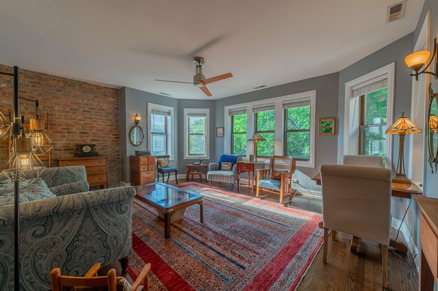 2651 W Greenleaf Avenue 3W, Chicago, IL 60645