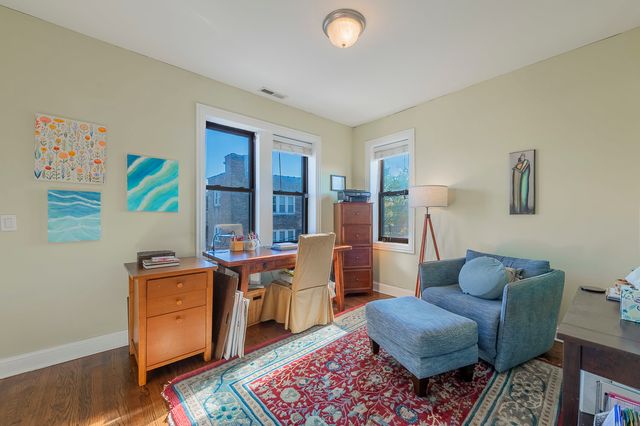 2651 W Greenleaf Avenue 3W, Chicago, IL 60645