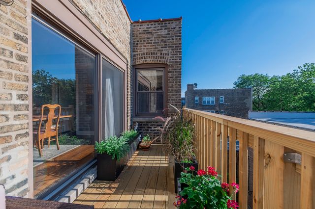 2651 W Greenleaf Avenue 3W, Chicago, IL 60645