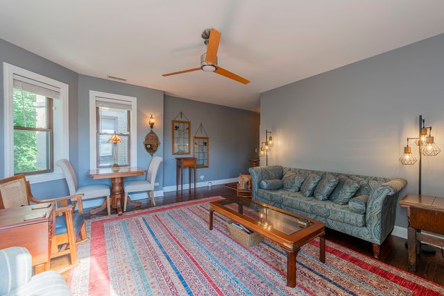 2651 W Greenleaf Avenue 3W, Chicago, IL 60645