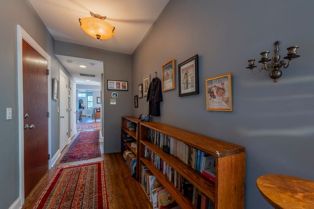 2651 W Greenleaf Avenue 3W, Chicago, IL 60645