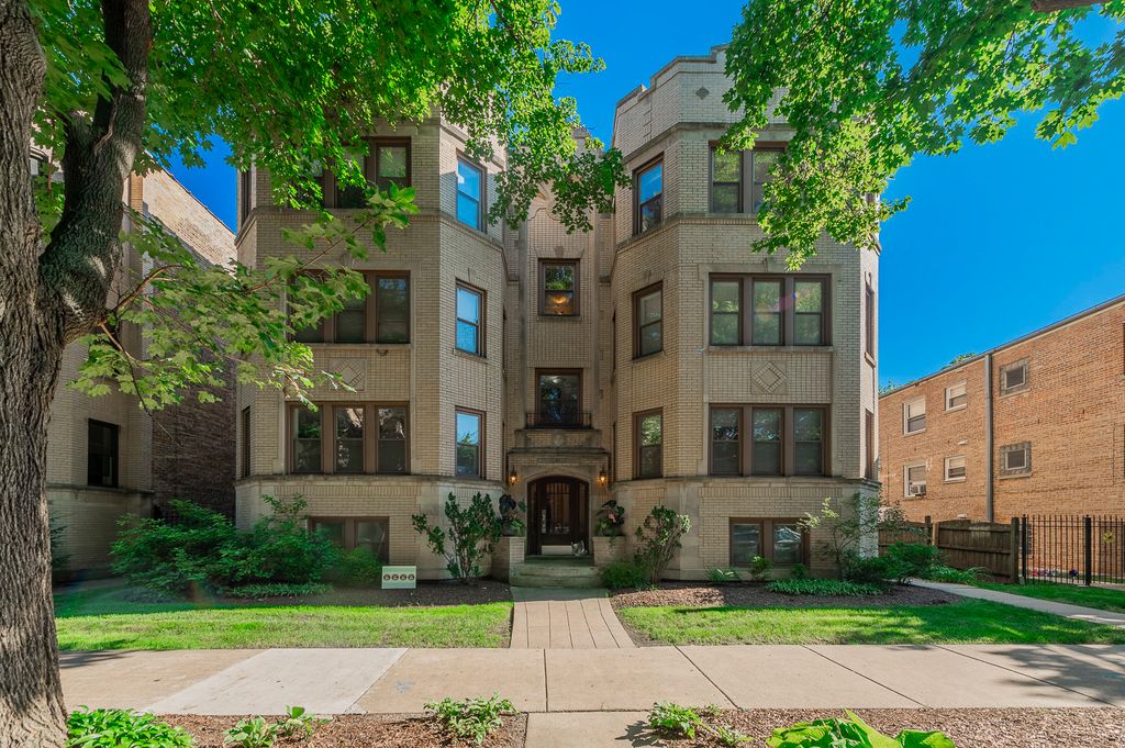 2651 W Greenleaf Avenue 3W, Chicago, IL 60645
