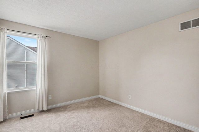 120 Sourwood Street, Pickerington, OH 43147