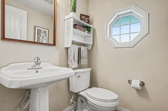 120 Sourwood Street, Pickerington, OH 43147