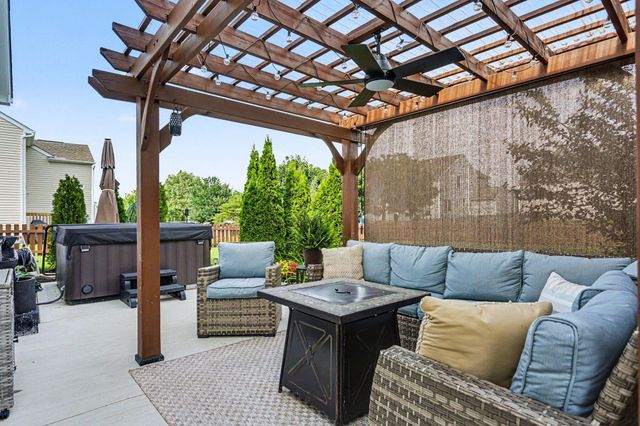 120 Sourwood Street, Pickerington, OH 43147