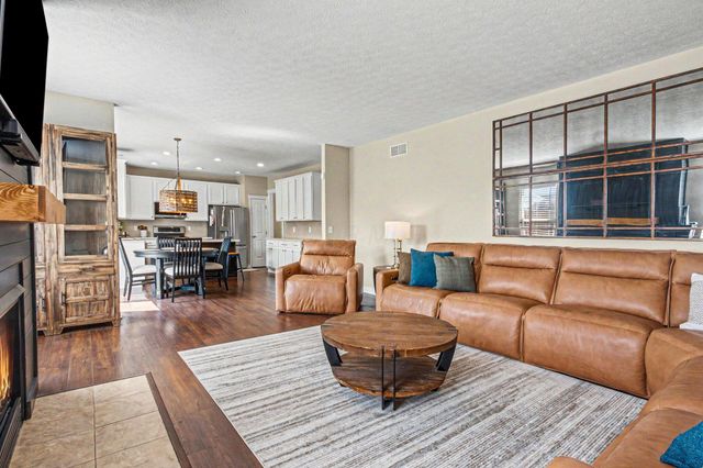 120 Sourwood Street, Pickerington, OH 43147