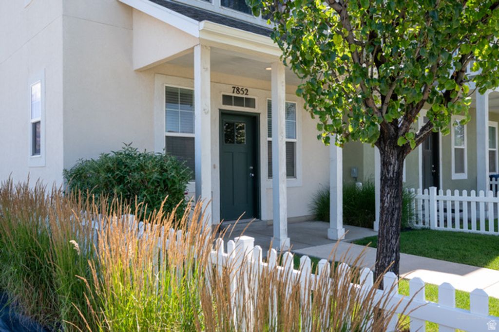 7852 S 5440 W, West Jordan, UT 84081