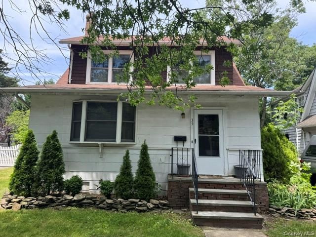35 Fairview Avenue, Port Washington, NY 11050