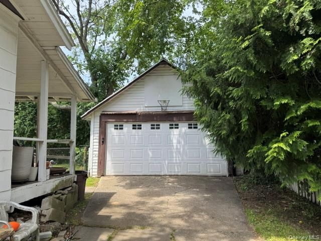 35 Fairview Avenue, Port Washington, NY 11050