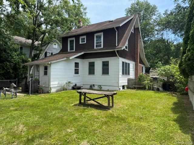 35 Fairview Avenue, Port Washington, NY 11050