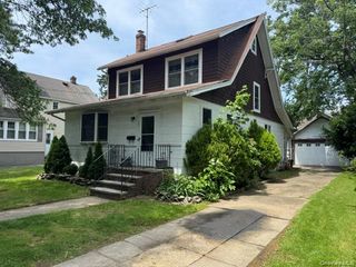 35 Fairview Avenue, Port Washington, NY 11050