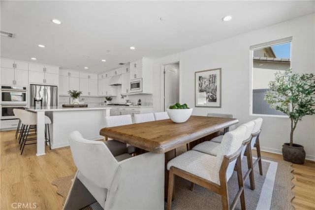 28526 Sparrow, Saugus, CA 91350