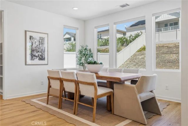 28526 Sparrow, Saugus, CA 91350