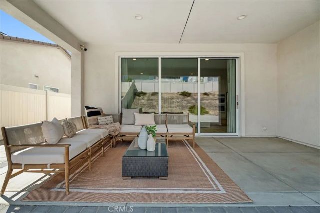 28526 Sparrow, Saugus, CA 91350