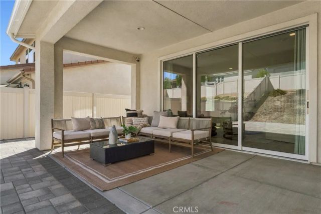 28526 Sparrow, Saugus, CA 91350