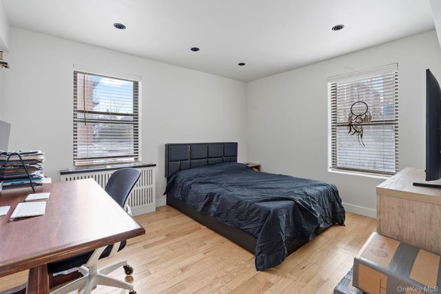 5221 65th Place 2J, Maspeth, NY 11378