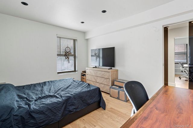 5221 65th Place 2J, Maspeth, NY 11378