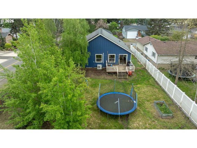 855 Ne YAMHILL St, Sheridan, OR 97378
