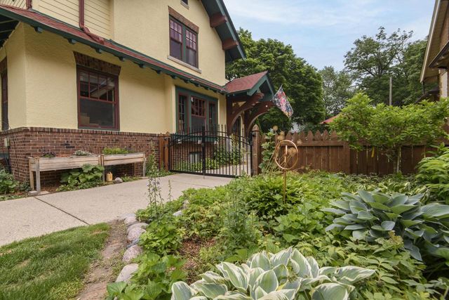 611 N 50th STREET, Milwaukee, WI 53208