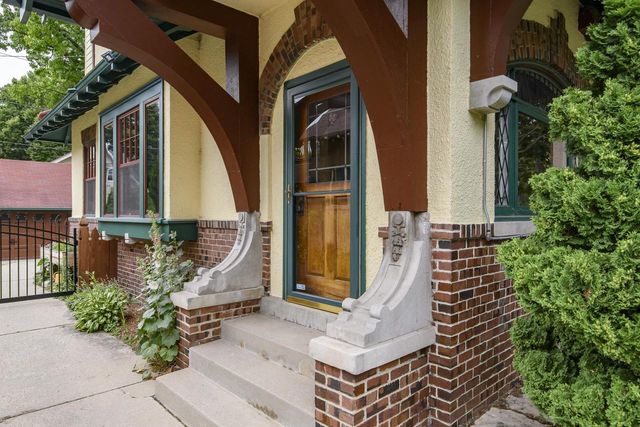 611 N 50th STREET, Milwaukee, WI 53208
