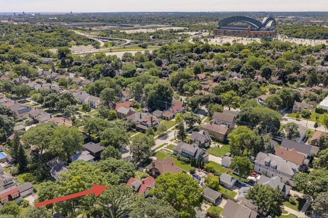 611 N 50th STREET, Milwaukee, WI 53208