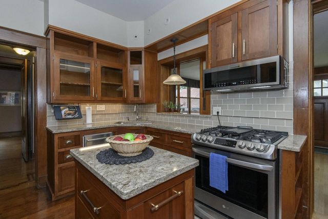611 N 50th STREET, Milwaukee, WI 53208