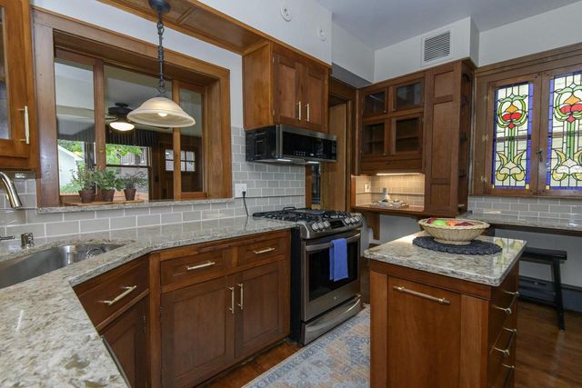 611 N 50th STREET, Milwaukee, WI 53208