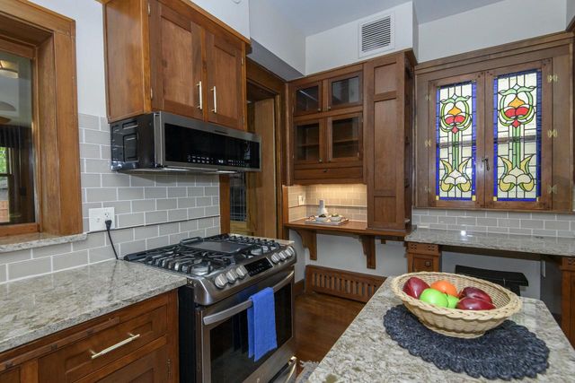 611 N 50th STREET, Milwaukee, WI 53208