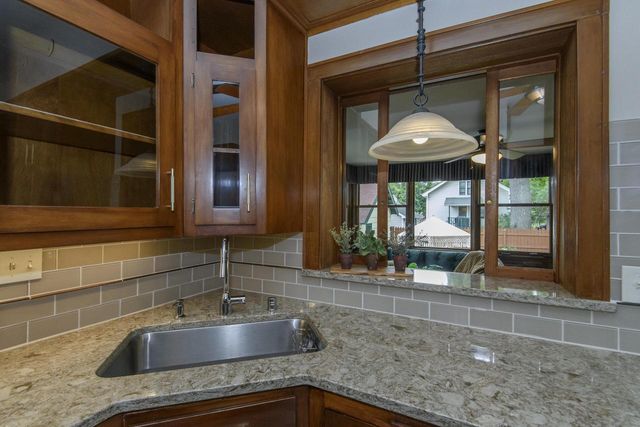 611 N 50th STREET, Milwaukee, WI 53208