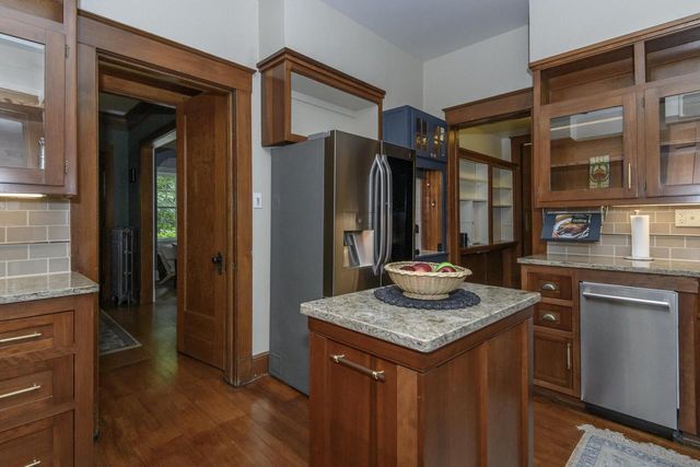 611 N 50th STREET, Milwaukee, WI 53208