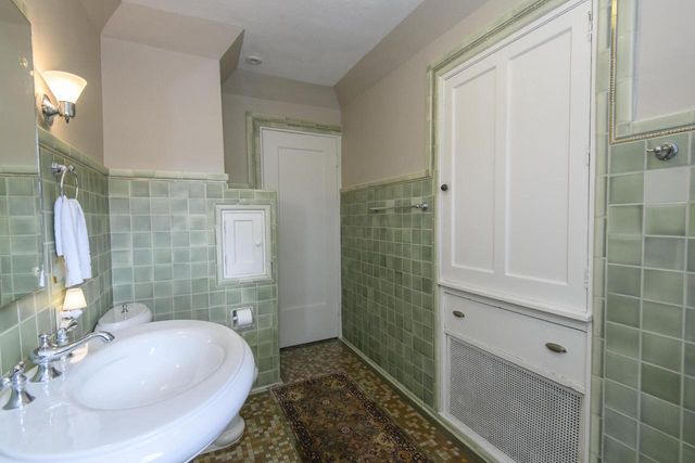 611 N 50th STREET, Milwaukee, WI 53208