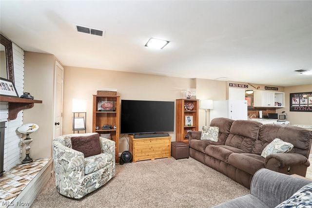 877 Locust Drive, Tallmadge, OH 44278