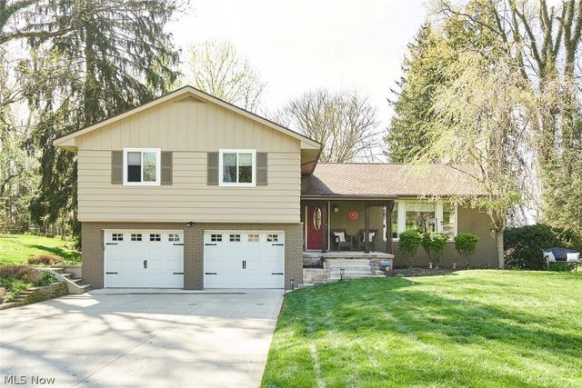 877 Locust Drive, Tallmadge, OH 44278