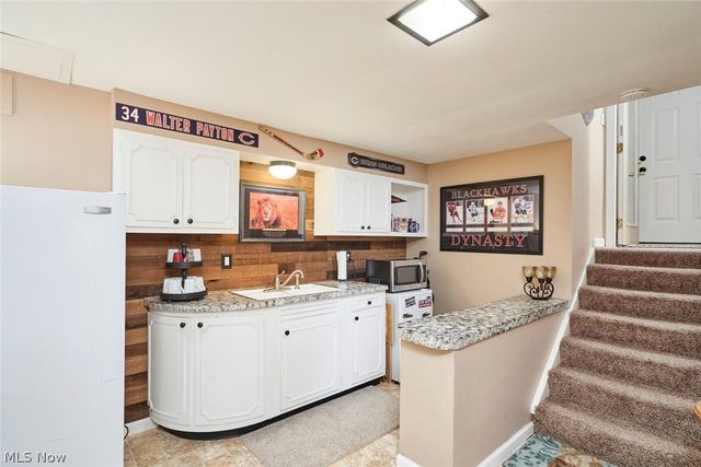 877 Locust Drive, Tallmadge, OH 44278