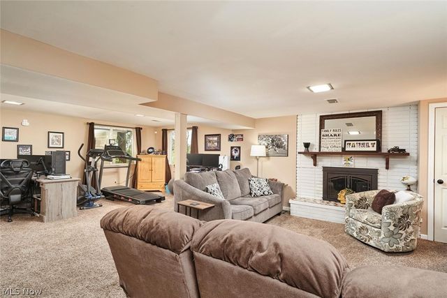 877 Locust Drive, Tallmadge, OH 44278