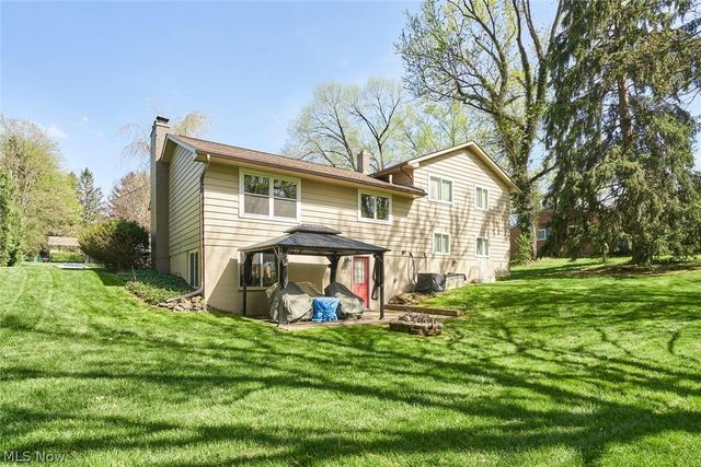 877 Locust Drive, Tallmadge, OH 44278