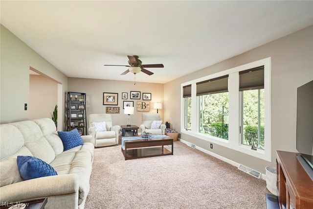 877 Locust Drive, Tallmadge, OH 44278