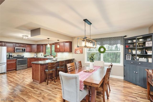 877 Locust Drive, Tallmadge, OH 44278